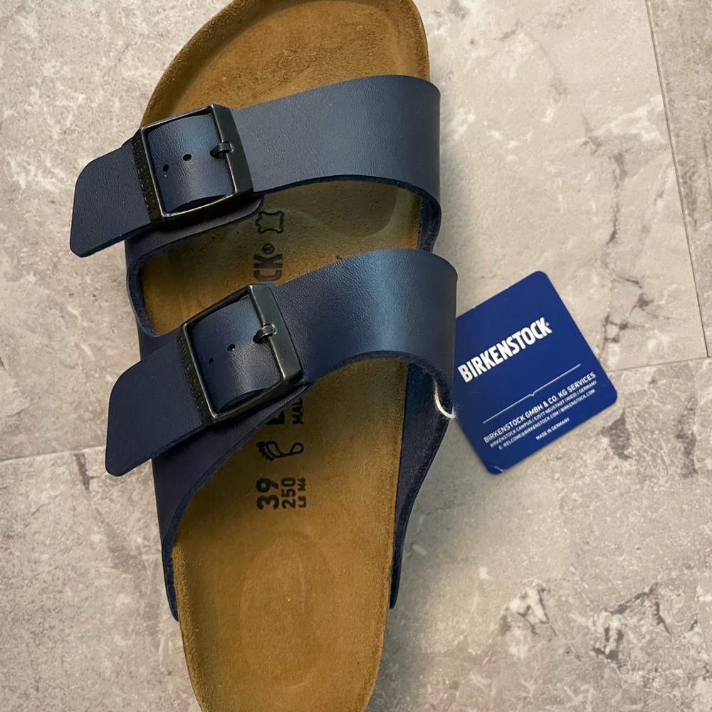 NWT Birkenstock Arizona Sandal Left only - 39